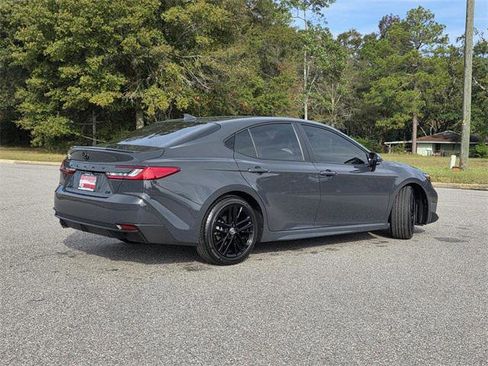 Certified 2025 Toyota Camry SE image 5