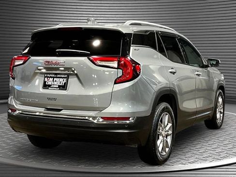 Used 2024 GMC Terrain SLT w/ LPO, Floor Liner Package FWD image 6