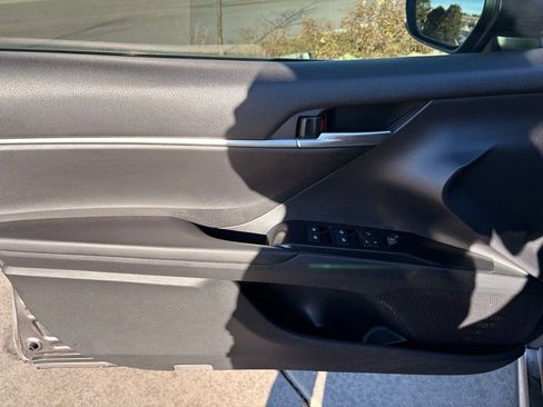 Used 2019 Toyota Camry SE image 9