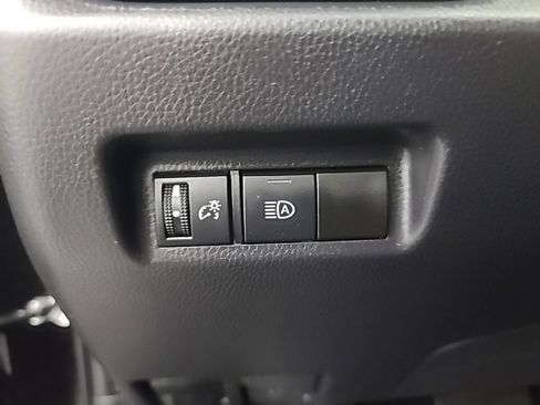 Used 2025 Toyota RAV4 XLE AWD/4WD image 28