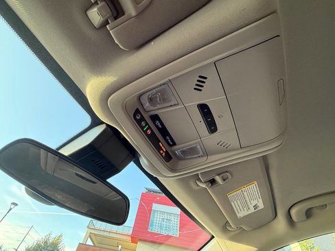 Used 2021 Chevrolet Equinox LT w/ Driver Convenience Package image 28