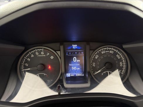 Used 2018 Toyota Tacoma TRD Off-Road AWD/4WD image 22