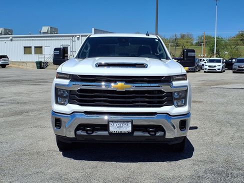 Used 2024 Chevrolet Silverado 2500 LT RWD image 2