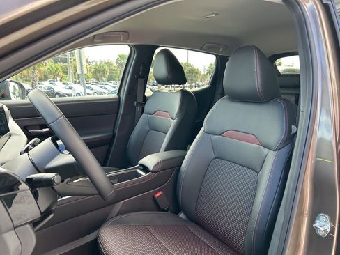 New 2026 Nissan Kicks SR image 16