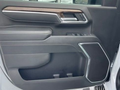 Used 2024 GMC Sierra 2500 SLE w/ SLE Convenience Package image 12