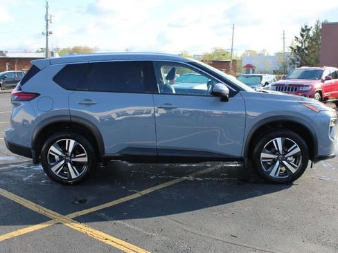 Used 2025 Nissan Rogue SL w/ SL Premium Package image 5
