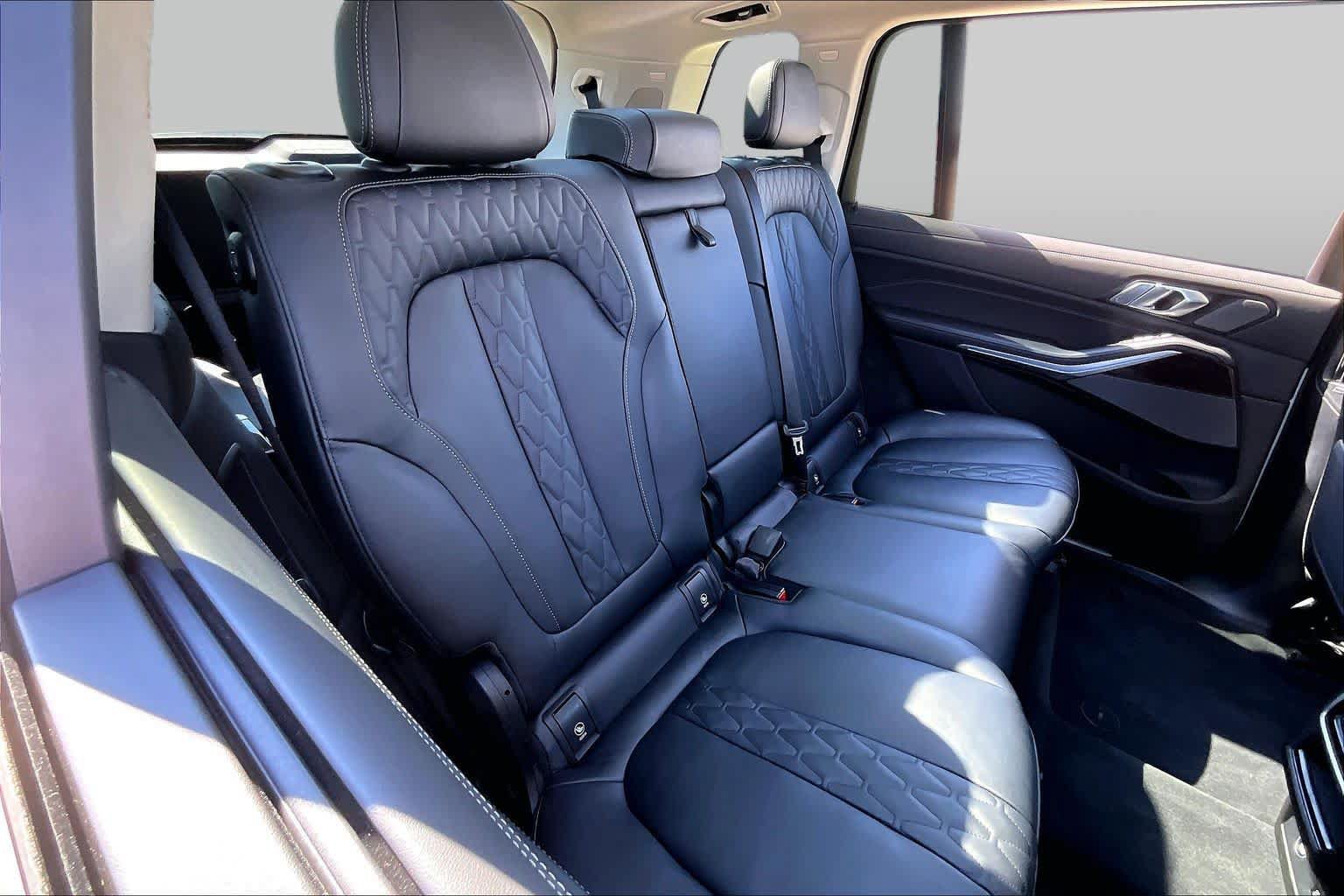 Used 2026 BMW X7 xDrive40i AWD/4WD image 18