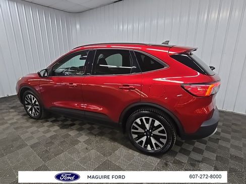 Used 2020 Ford Escape SE Sport image 4