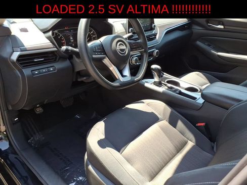 Used 2024 Nissan Altima 2.5 SV FWD image 13