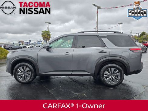 Used 2024 Nissan Pathfinder SV AWD/4WD image 2