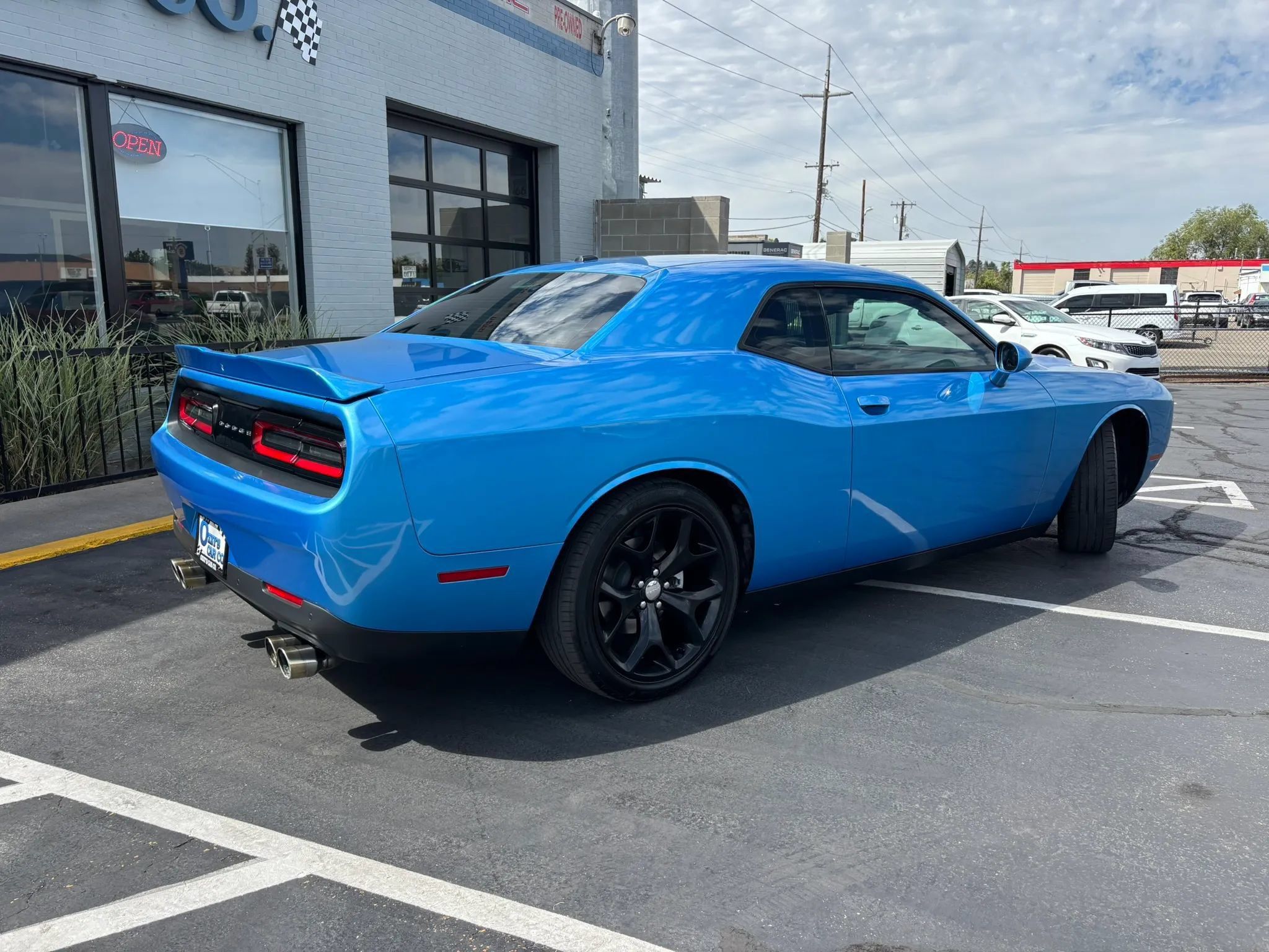 Used 2015 Dodge Challenger R/T w/ Quick Order Package 28B R/T RWD image 3