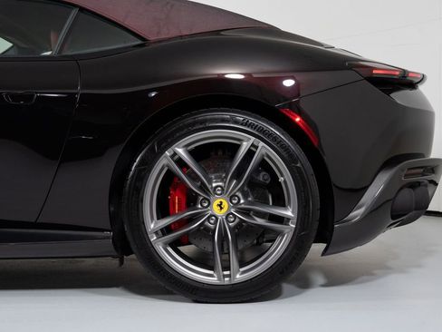 Used 2024 Ferrari Roma Spider image 13