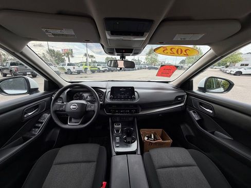 Used 2025 Nissan Rogue SV FWD image 26