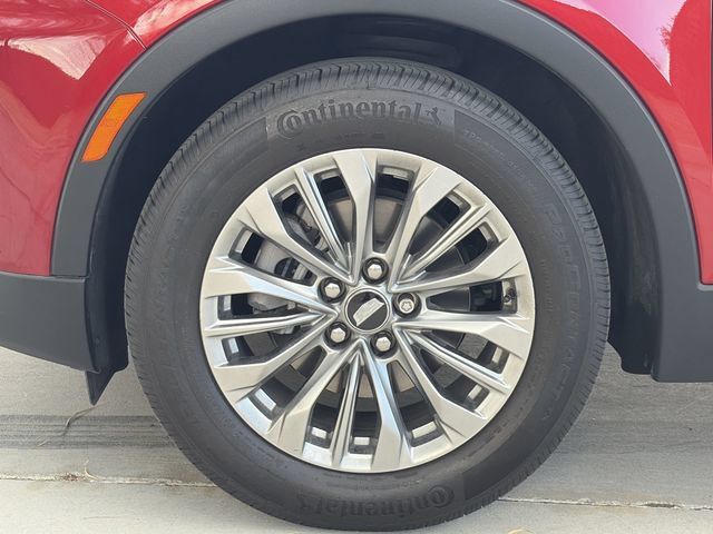 Certified 2024 Cadillac XT4 Premium Luxury w/ Technology Package FWD image 32