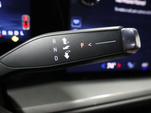 Used 2024 Chevrolet Traverse LT image 40