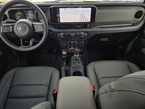 New 2025 Jeep Gladiator Mojave image 15