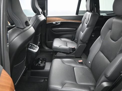 Used 2023 Volvo XC90 B6 Plus AWD/4WD image 31