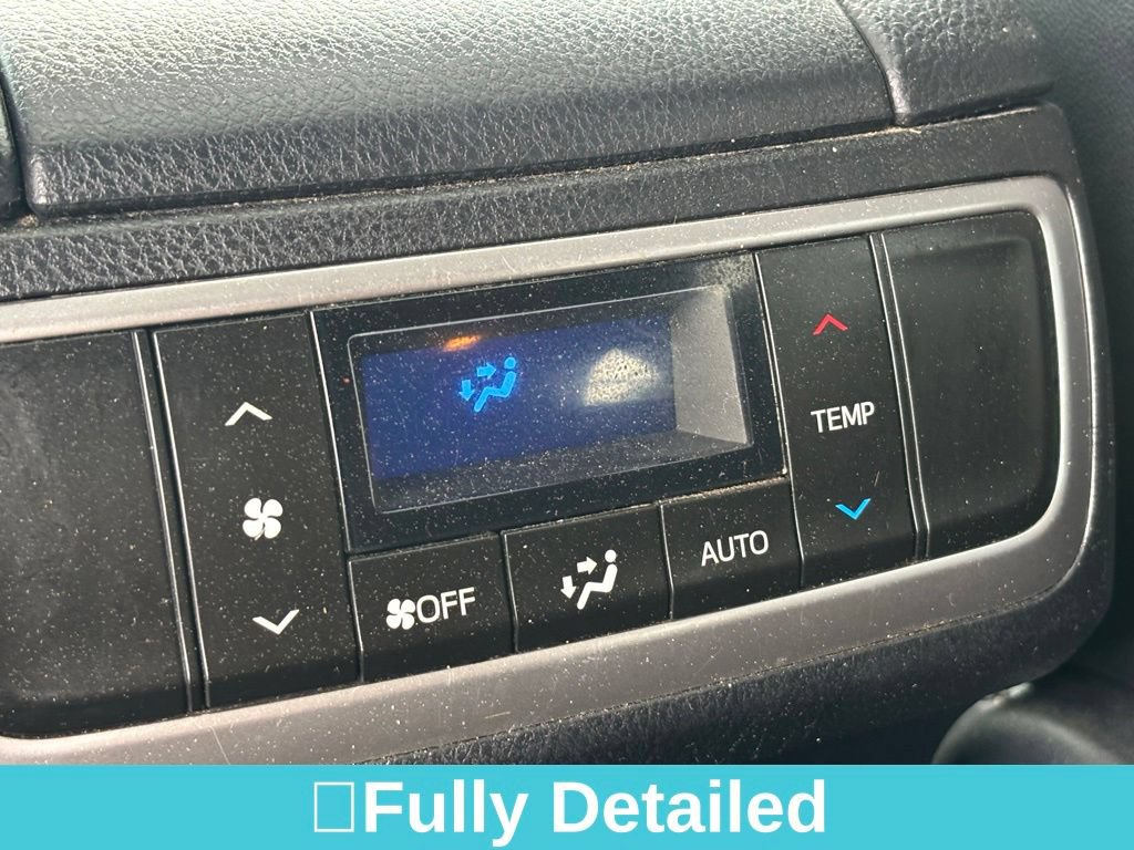 Used 2019 Toyota Highlander Limited w/ Carpet Mat Package (TMS) AWD/4WD image 36
