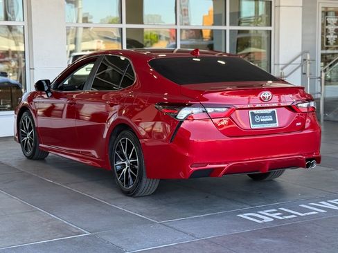 Certified 2024 Toyota Camry SE w/ Convenience Package image 10