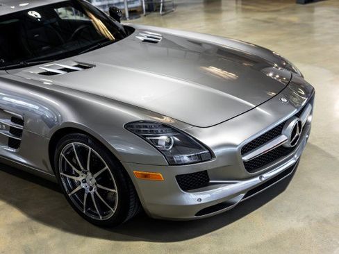 Used 2011 Mercedes-Benz SLS AMG Coupe image 26