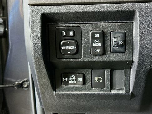 Used 2021 Toyota Tundra SR5 image 12