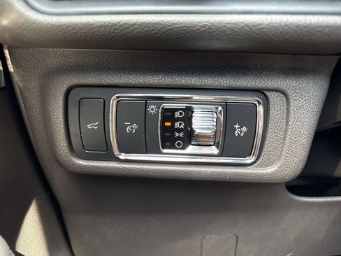 Used 2022 Lincoln Corsair AWD w/ Premium Package image 20