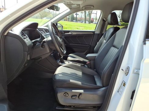 Used 2023 Volkswagen Tiguan SE AWD/4WD image 13