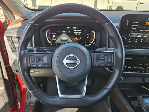Used 2022 Nissan Rogue Platinum w/ Head-Up Display Package FWD image 14