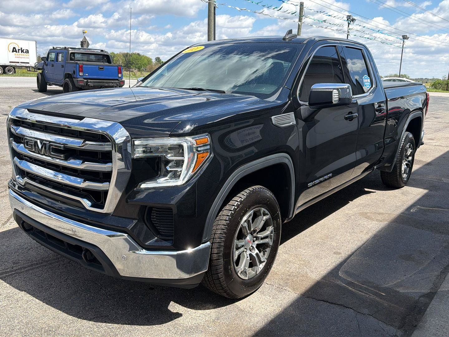 Used 2021 GMC Sierra 1500 SLE w/ Driver Alert Package I AWD/4WD image 3
