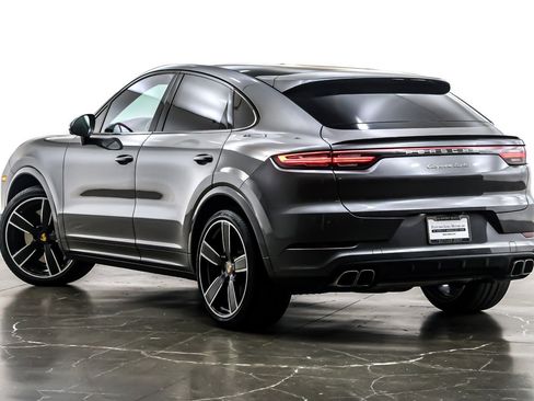 Used 2022 Porsche Cayenne Turbo w/ Assistance Package image 12