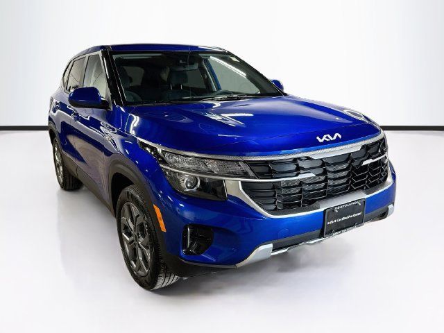 Used 2024 Kia Seltos LX AWD/4WD image 1