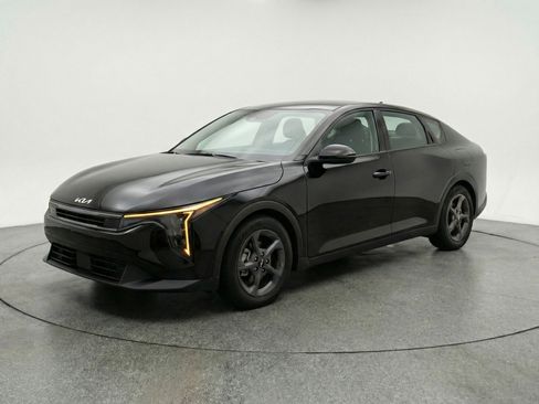 Used 2025 Kia K4 FWD image 3