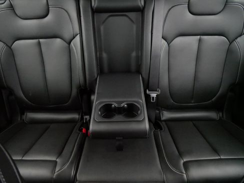 Used 2024 Jeep Grand Cherokee L Limited w/ Black Appearance Package image 13