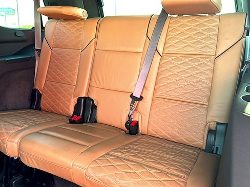 Used 2021 Cadillac Escalade Sport RWD image 21