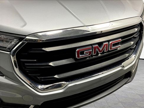 Used 2024 GMC Terrain SLE FWD image 32