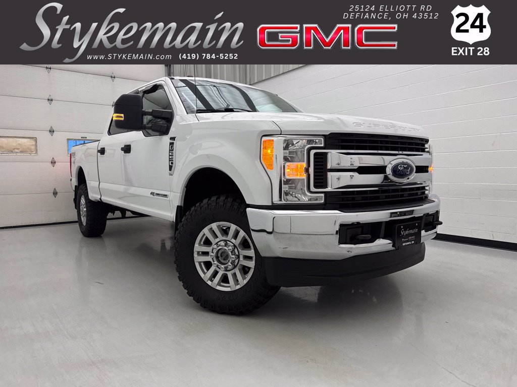 Used 2017 Ford F250 XLT w/ FX4 Off-Road Package AWD/4WD image 1