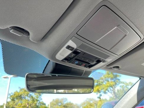 Used 2017 Acura TLX Base with Technology Package image 9