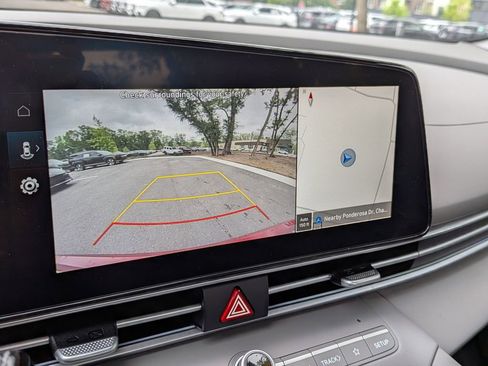 Used 2025 Hyundai Elantra SEL FWD image 20