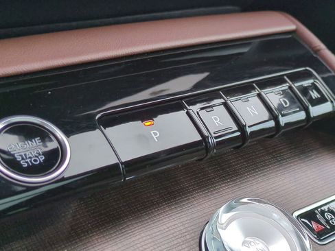 Used 2025 Lincoln Navigator Reserve AWD/4WD image 33