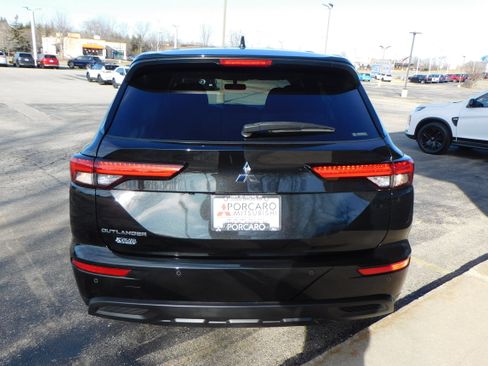 Used 2022 Mitsubishi Outlander ES image 4