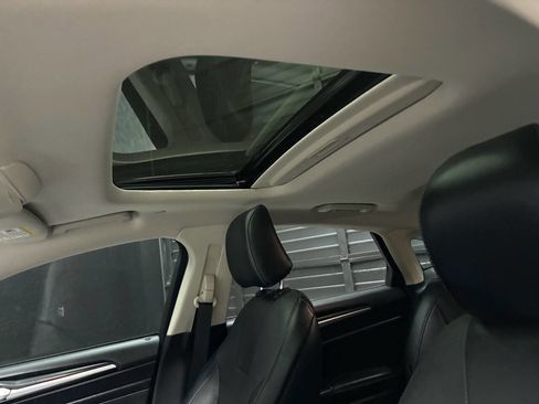 Used 2020 Ford Fusion Titanium image 17