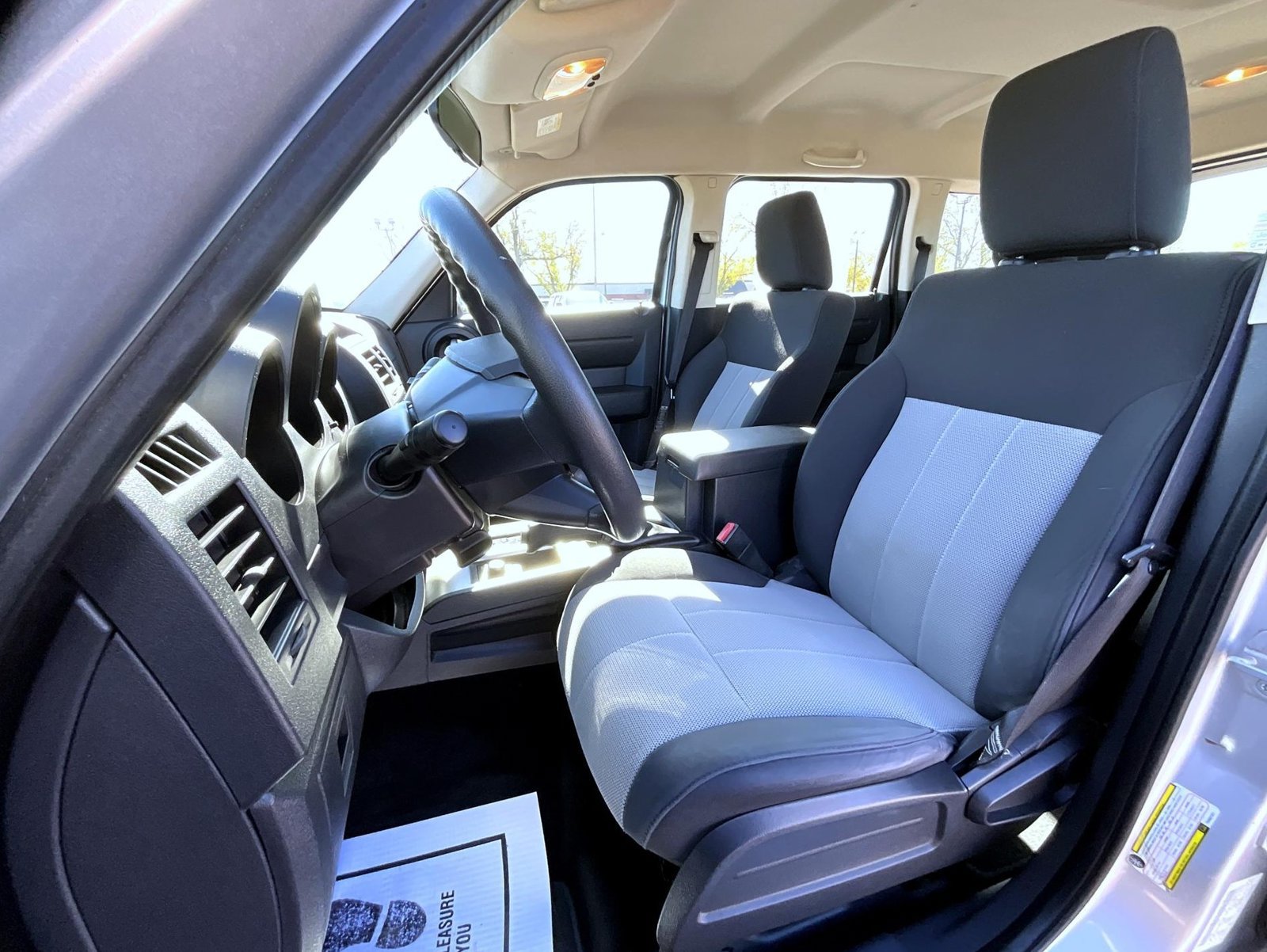 Used 2007 Dodge Nitro SXT AWD/4WD image 12