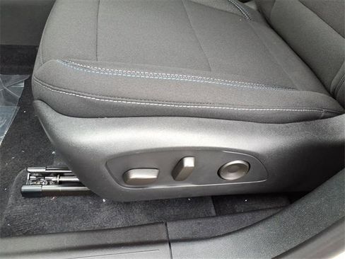 New 2026 Chevrolet Equinox EV LT image 7