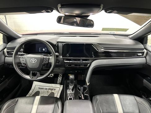 Used 2025 Toyota Camry SE FWD image 7