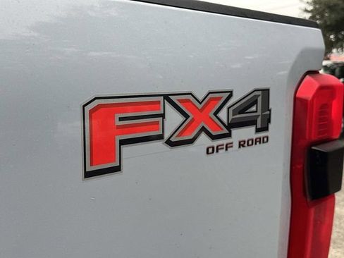 New 2026 Ford F250 Lariat w/ FX4 Off-Road Package image 11