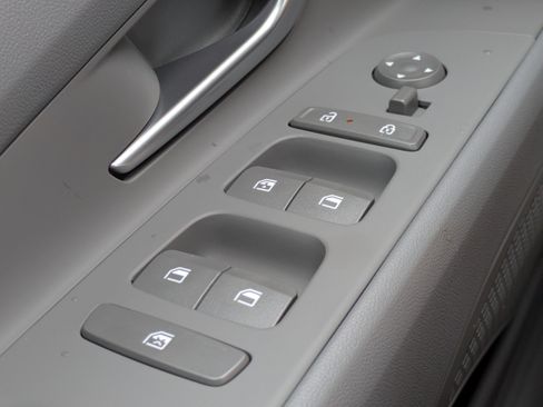 New 2026 Hyundai Elantra SEL Sport FWD image 25