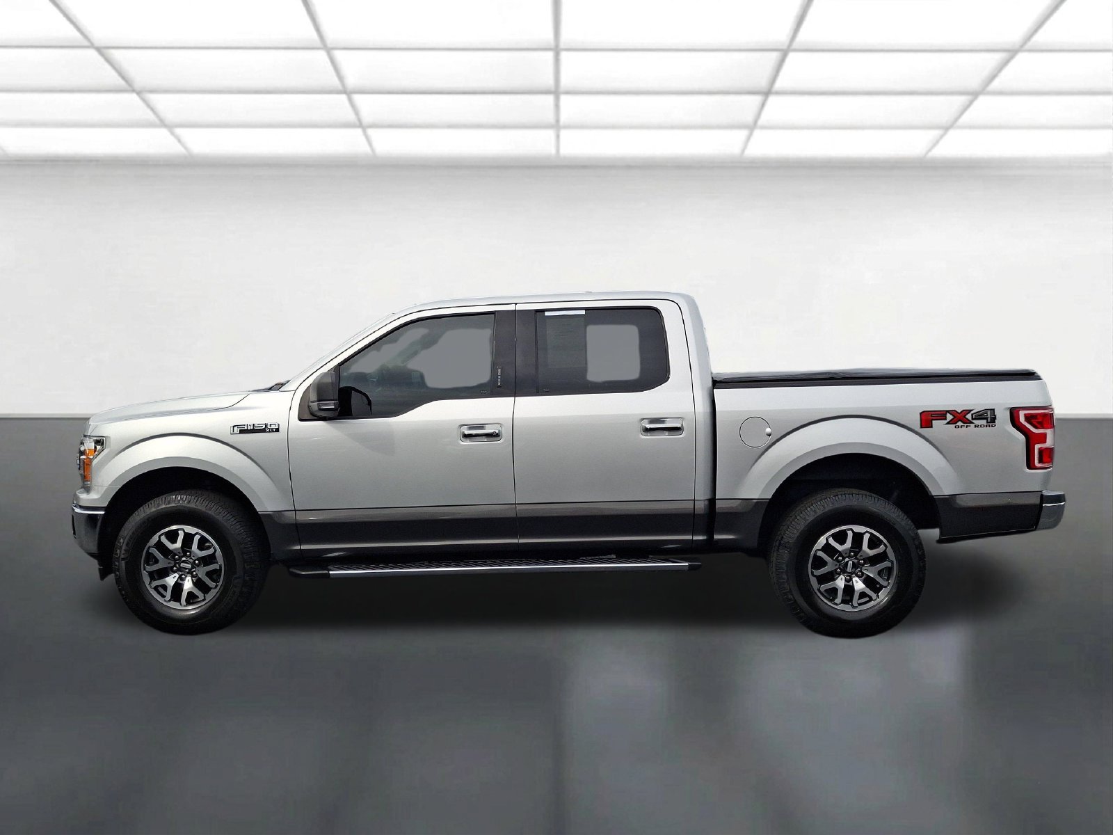 Used 2018 Ford F150 XLT w/ Equipment Group 302A Luxury AWD/4WD image 6