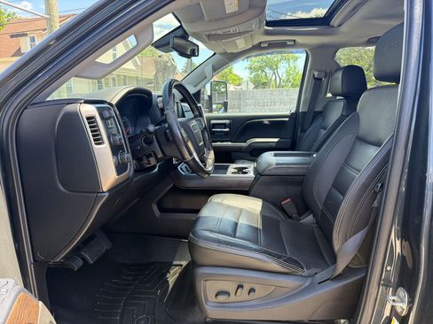 Used 2018 GMC Sierra 2500 Denali w/ Duramax Plus Package AWD/4WD image 11