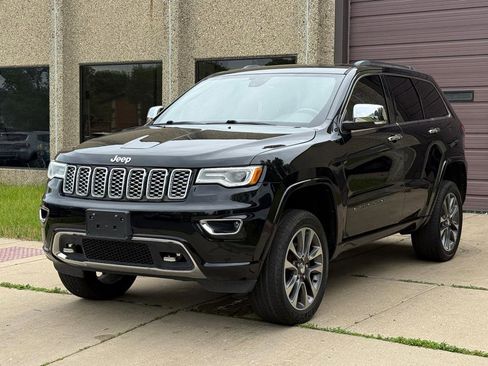 Used 2018 Jeep Grand Cherokee Overland AWD/4WD image 3