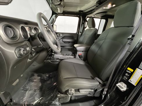 Used 2023 Jeep Wrangler Unlimited Sport AWD/4WD image 20